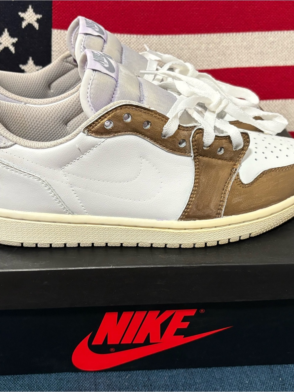 Nike Low-Top Sneakers in White & Metallic Bronze - Picture 5 of 16
